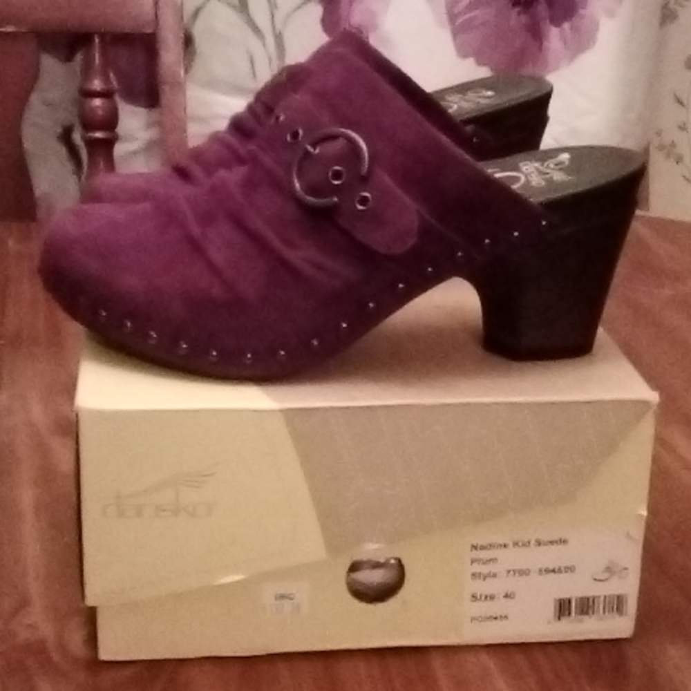 Dansko Plum Suede Cogs